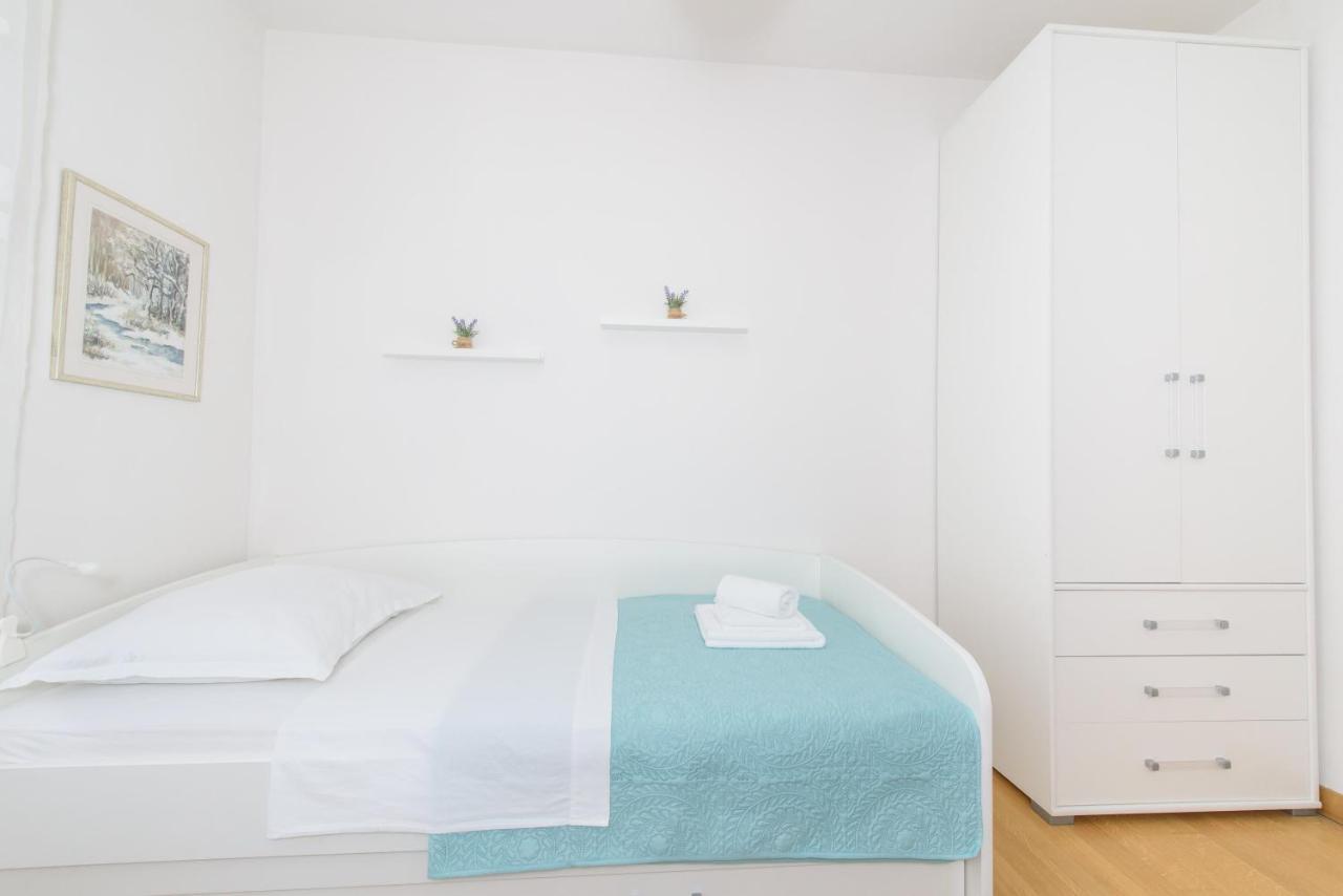 Apartment Nikolina Подстрана Экстерьер фото